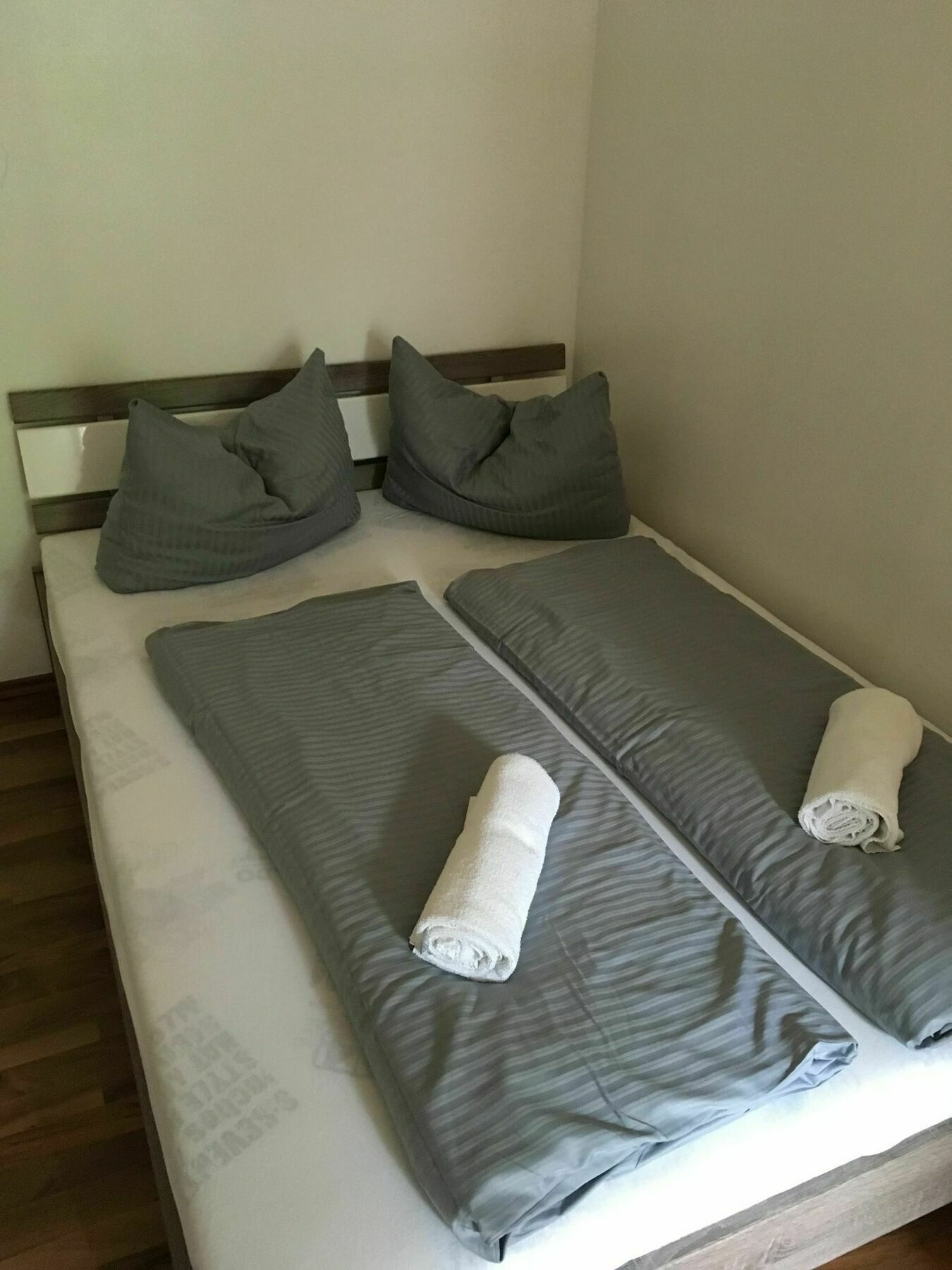 شقة Kn Kahtan Boarding House ميونيخ المظهر الخارجي الصورة
