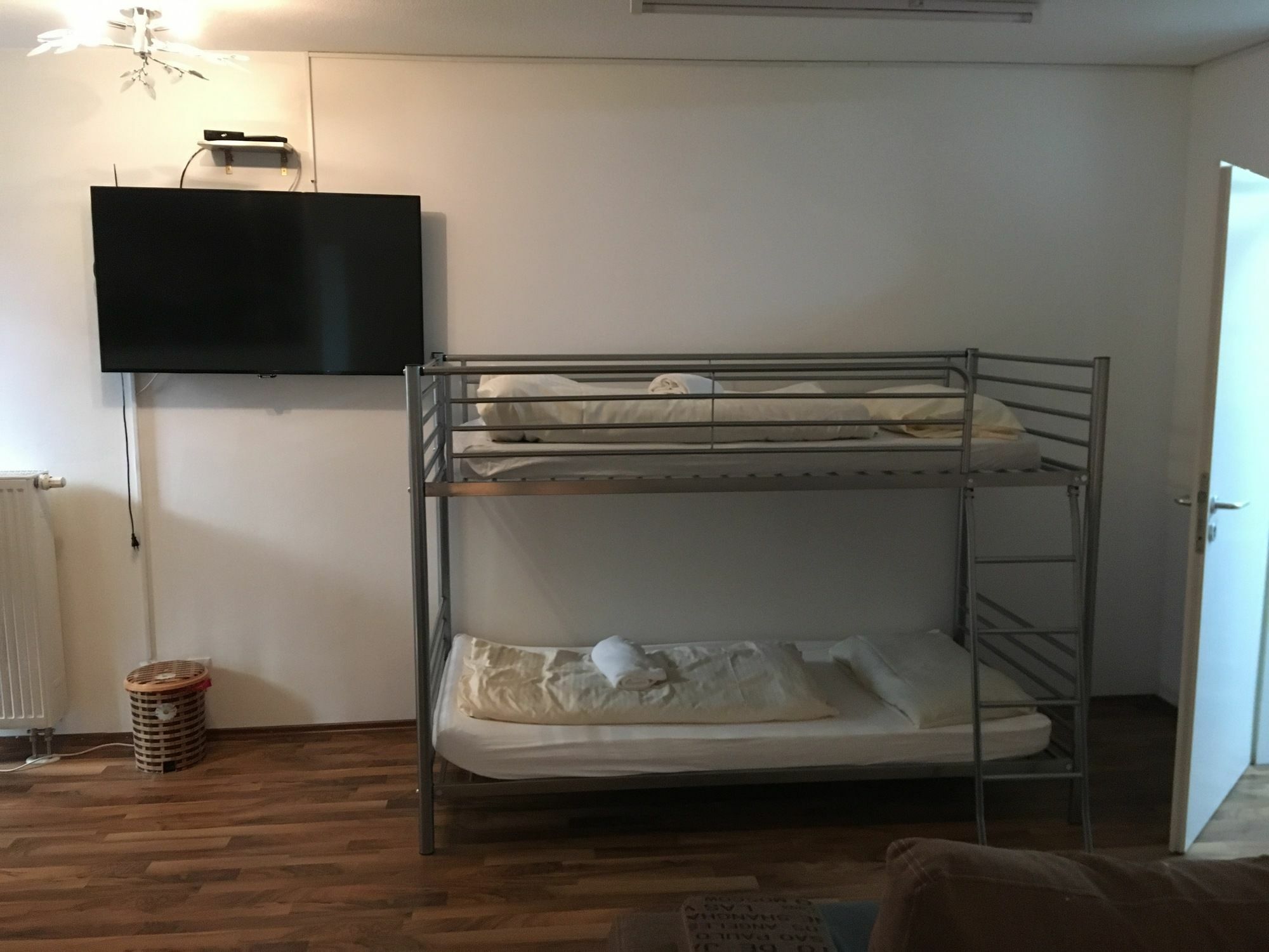 شقة Kn Kahtan Boarding House ميونيخ المظهر الخارجي الصورة