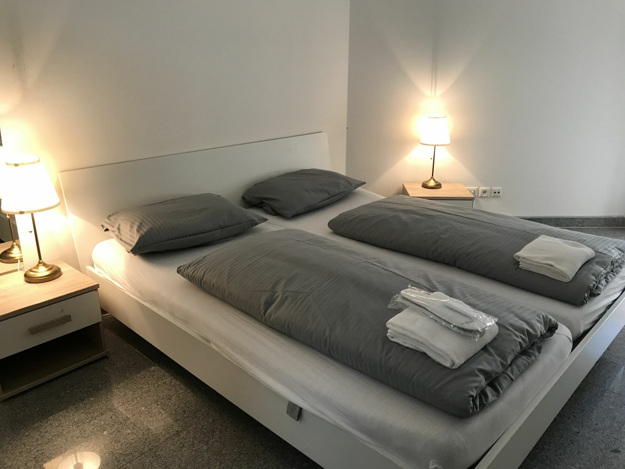 شقة Kn Kahtan Boarding House ميونيخ المظهر الخارجي الصورة