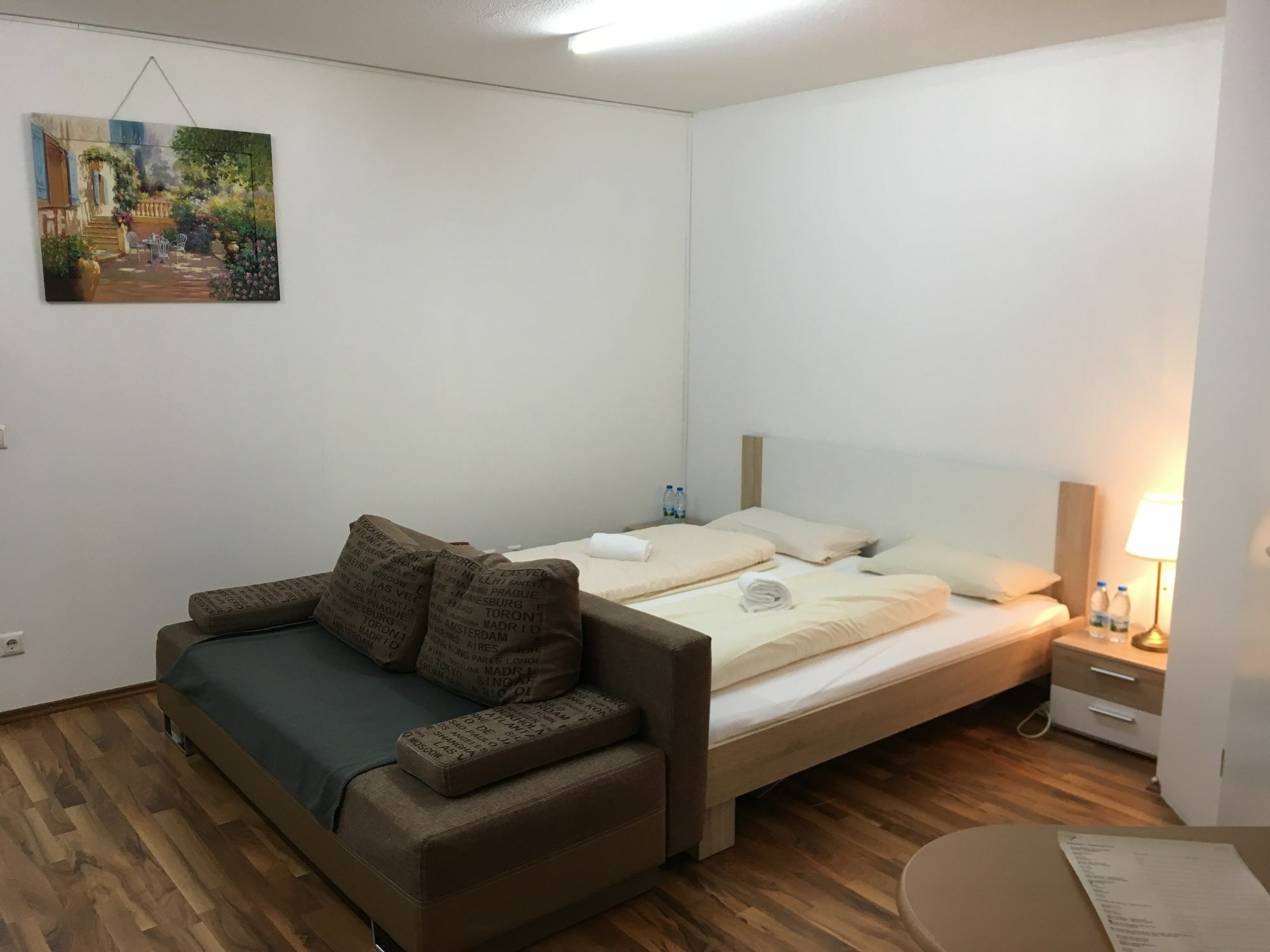 شقة Kn Kahtan Boarding House ميونيخ المظهر الخارجي الصورة
