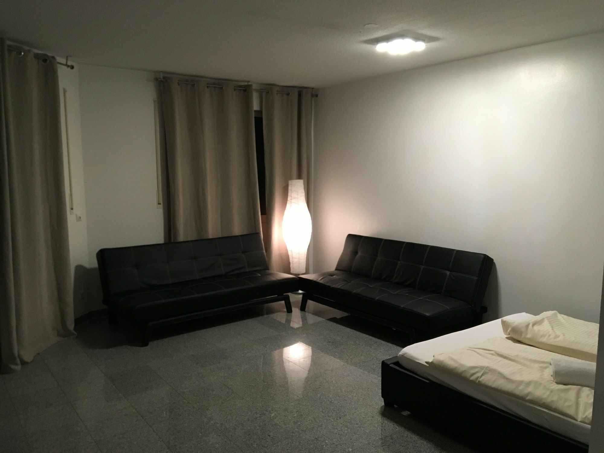 شقة Kn Kahtan Boarding House ميونيخ المظهر الخارجي الصورة